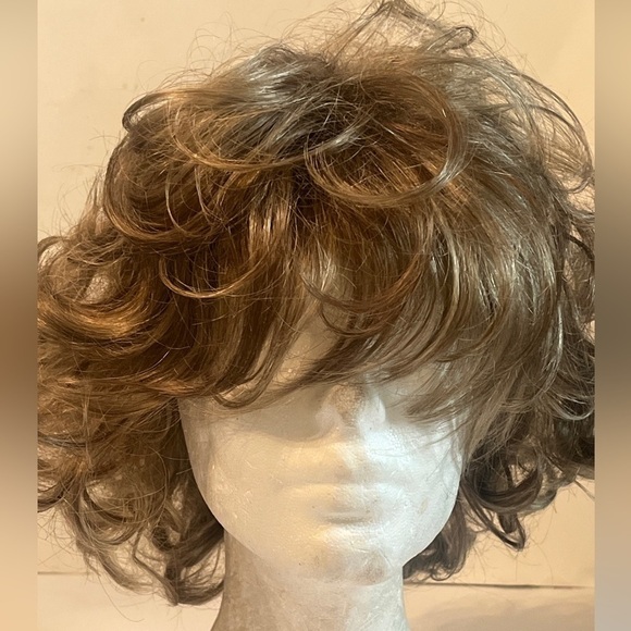 Designer Direct Swept Away Color 18/22 Wig Mid Length Average Size Curly - Picture 1 of 8